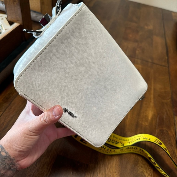 Preloved Off White Diagonal Flap Bag - Picture 9 of 16
